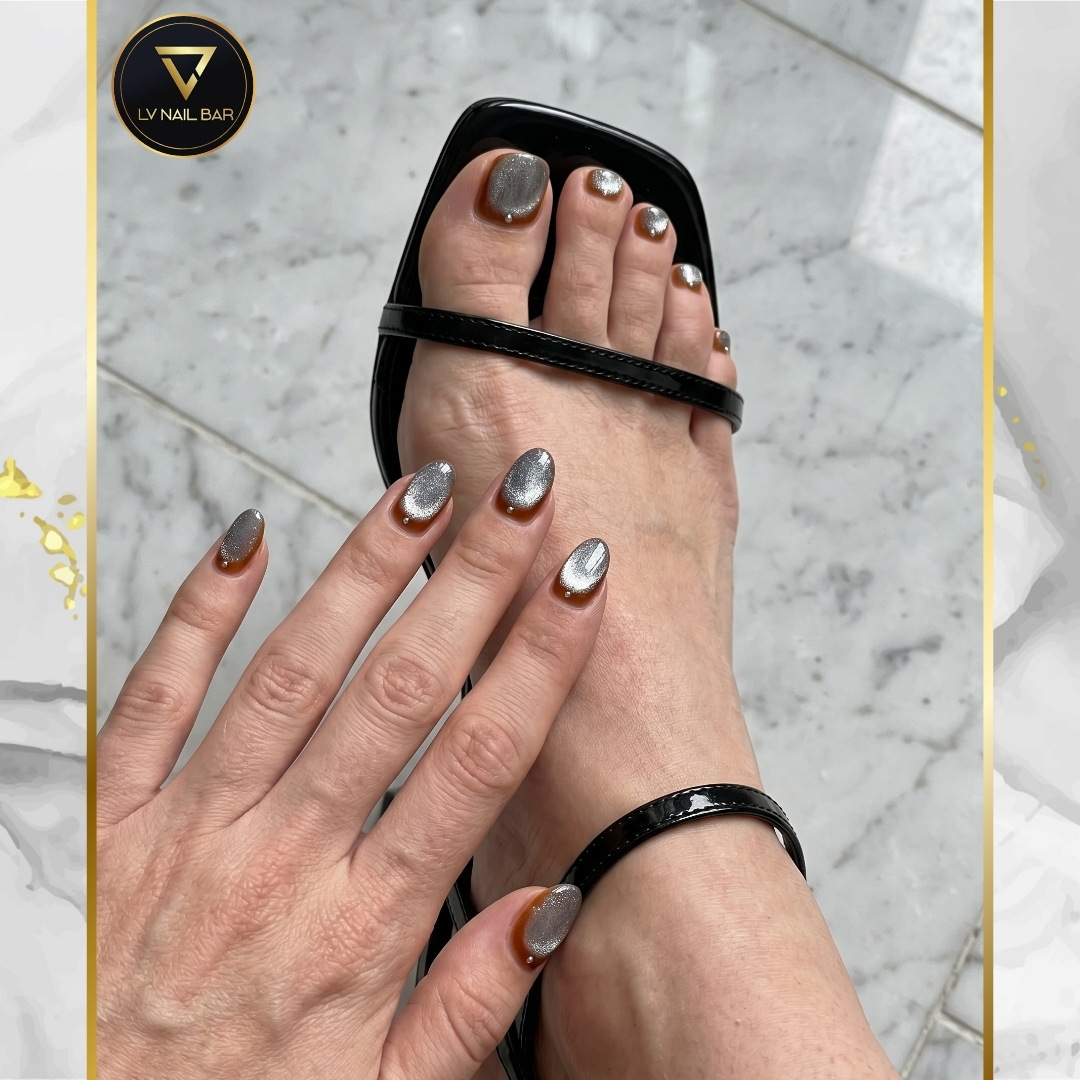 Happy nails